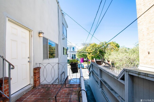 Building Photo - 459 Jersey St