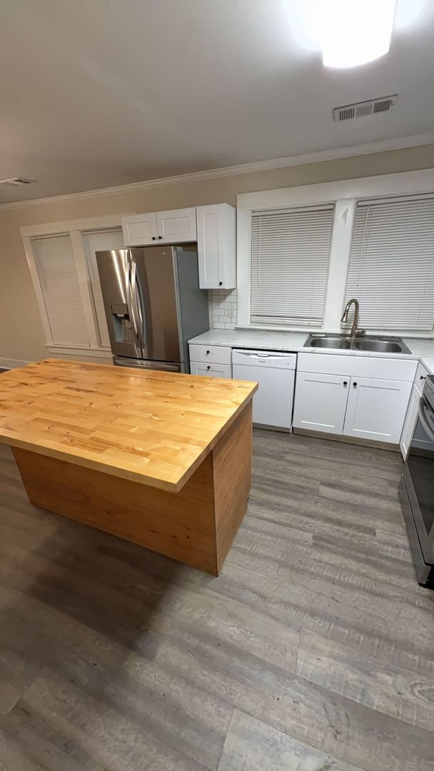 Foto del edificio - Comfy 3 bedroom 2 bath home - Open To Section 8