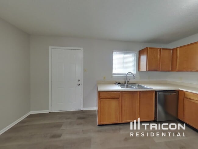 Building Photo - 1817 Blackmore Dr