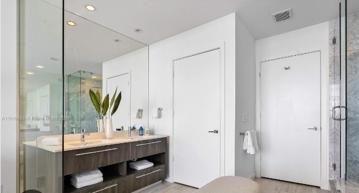 240 Biscayne Blvd Unit 3504, Miami, FL 33132 - Condo for Rent in Miami ...