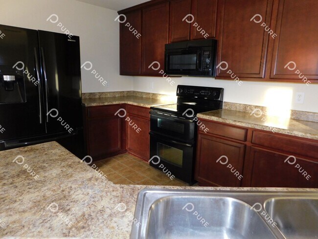 Building Photo - 108 Barnard St