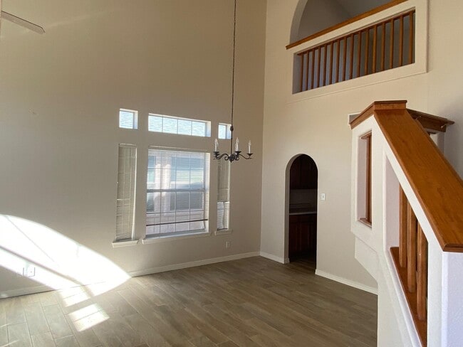 Building Photo - 12385 Paseo Alegre Dr