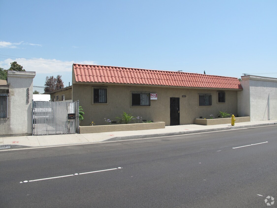 6841 Somerset Blvd, Paramount, CA 90723 Apartments in Paramount, CA