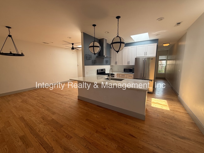 Photo - 2 Bed/1 Bath, 1317 Sqft - 3539 Mariposa St House
