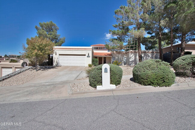 Building Photo - 6345 Via Aventura Dr