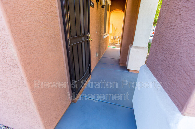 Building Photo - 9405 W Payson Rd