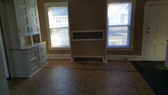Building Photo - 450 Maple Ave