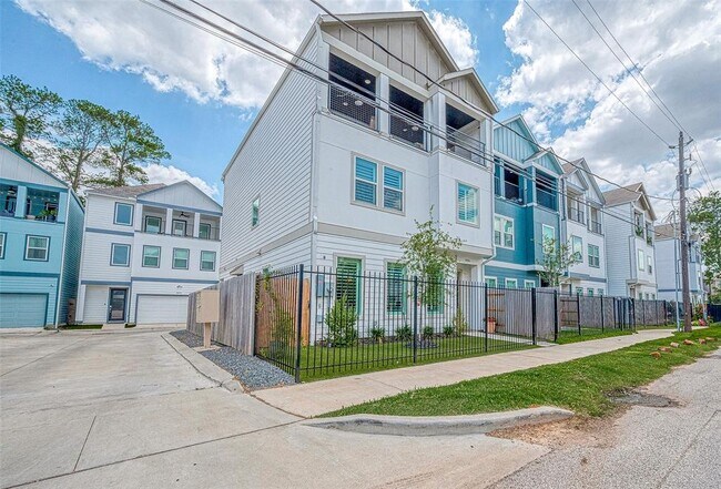 Foto del edificio - 909 W 35th St