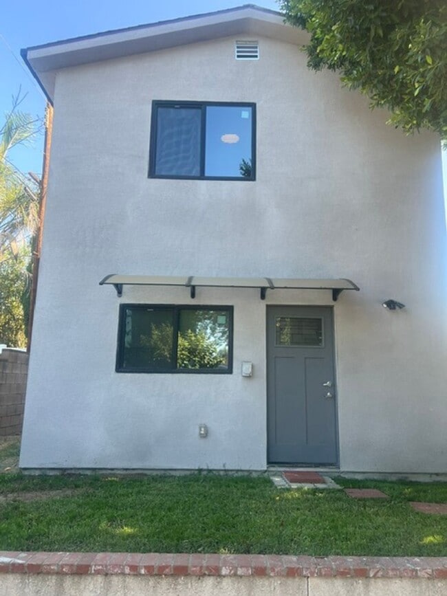 Building Photo - 11303 Paso Robles Ave