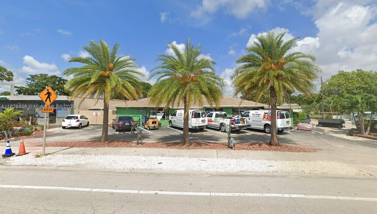 Primary Photo - 2435 N Dixie Hwy