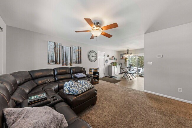 Foto del edificio - 1620 Lucylle Ave