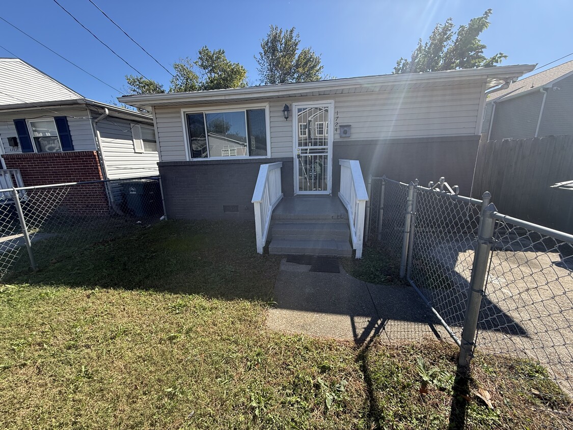 Foto principal - 1724 Selden Ave