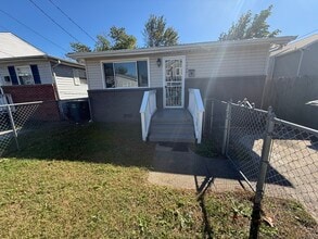 Building Photo - 1724 Selden Ave Building Photo - 1724 Selden Ave