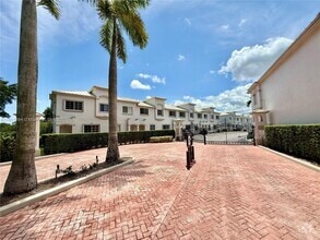 Building Photo - 15800 SW 92nd Ave