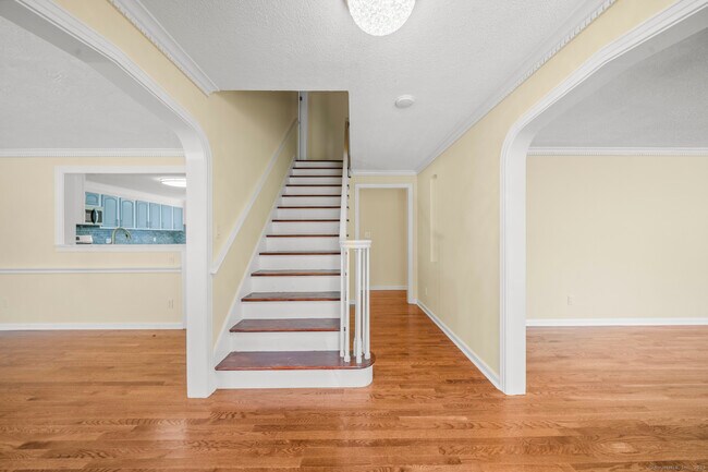 Building Photo - 20 Rosina Rd