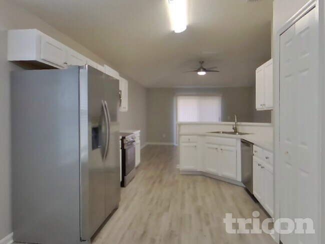 Foto del edificio - 2990 Brittany Bluff Dr