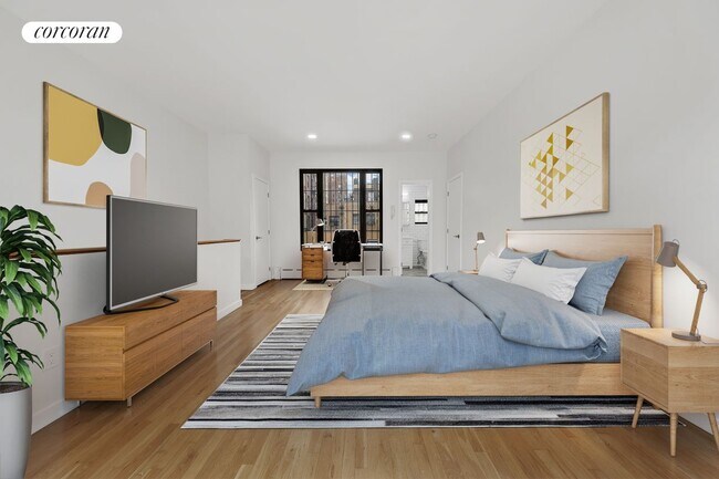 Building Photo - 250 W 74th St