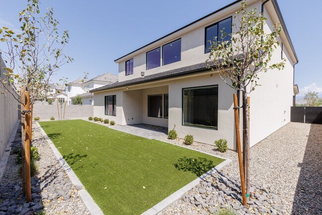 Building Photo - 2926 Naboo Ln