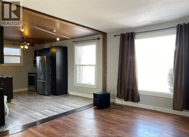 Photo du bâtiment - 8691 Darlington Crescent