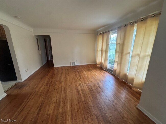 Foto del edificio - 2730 Columbia Rd