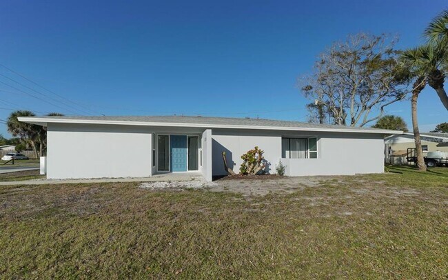 Building Photo - 2137 Couver Dr