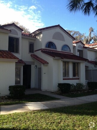 Building Photo - 1099 Country Club Dr