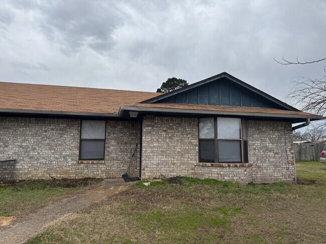 Foto del edificio - 4141 Stoneridge Dr