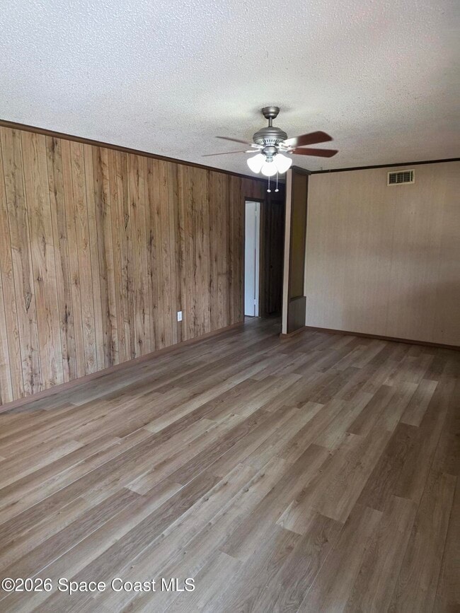 Foto del edificio - 2910 Zephyr Ln