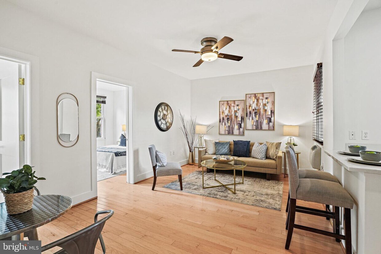 Foto principal - 1020 Fairmont St NW