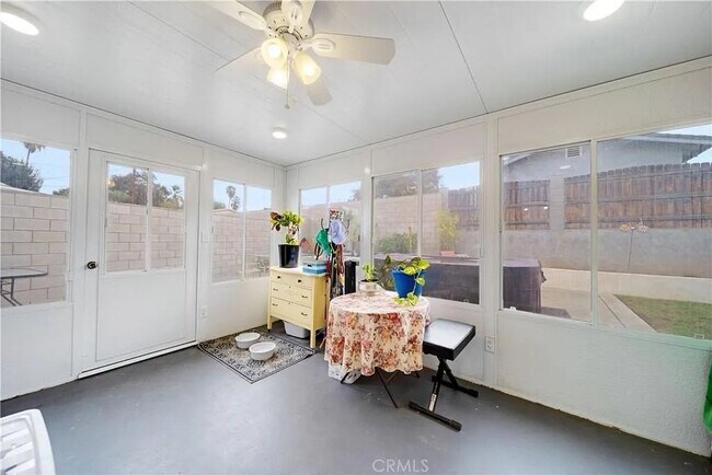 Foto del edificio - 8228 Oakhurst Pl