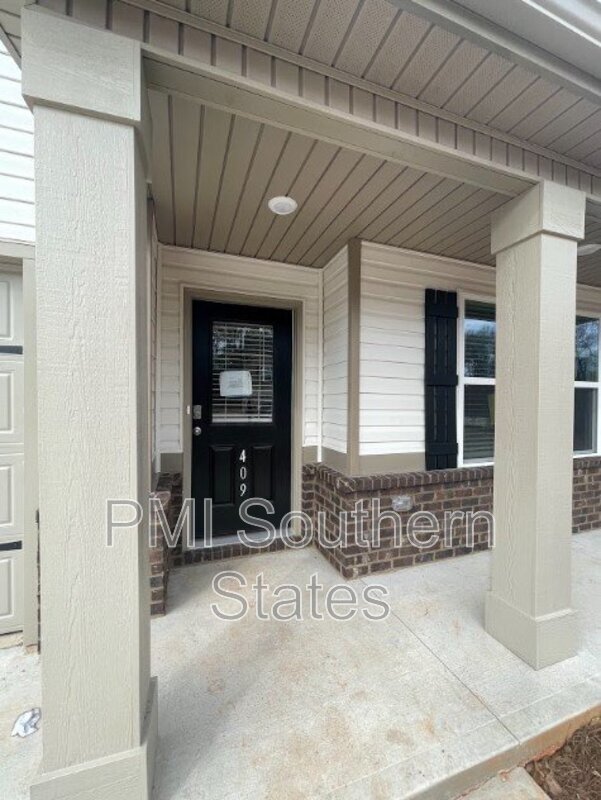 Building Photo - 409 Fairfax St
