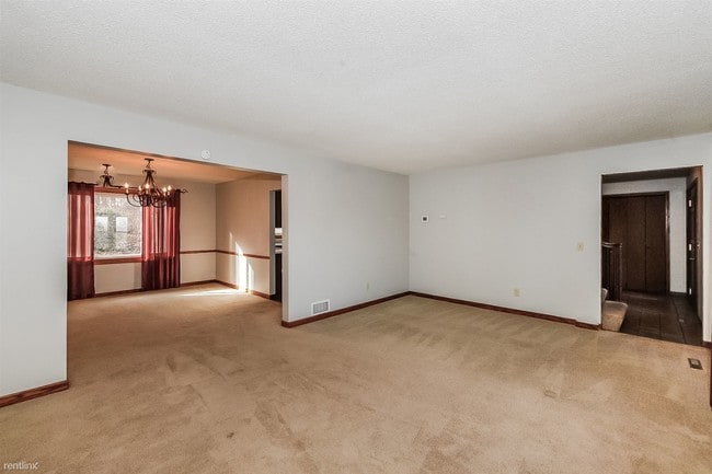 Building Photo - 4 br, 3.5 bath House - 6918 AUTUMN TERRACE