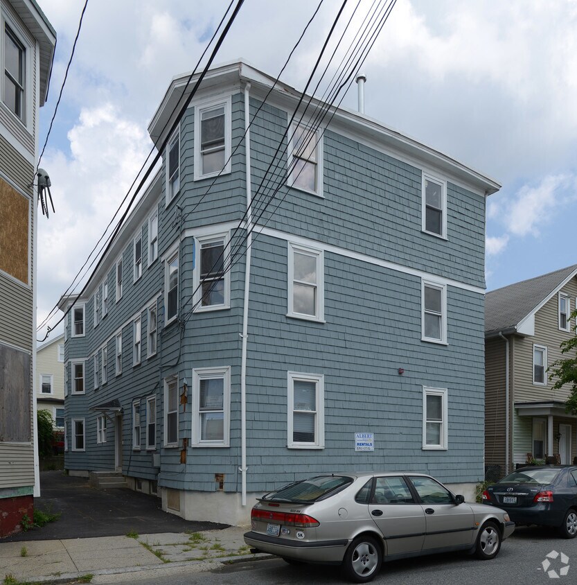 Primary Photo - 19 Monticello St