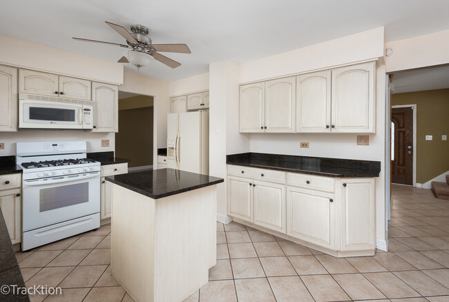 Foto del edificio - 7205 Camden Rd