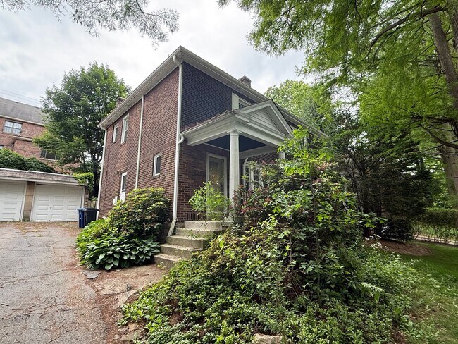 Foto del edificio - Beautiful Townhome - Highland Park