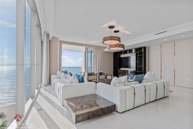 Building Photo - 17975 Collins Ave