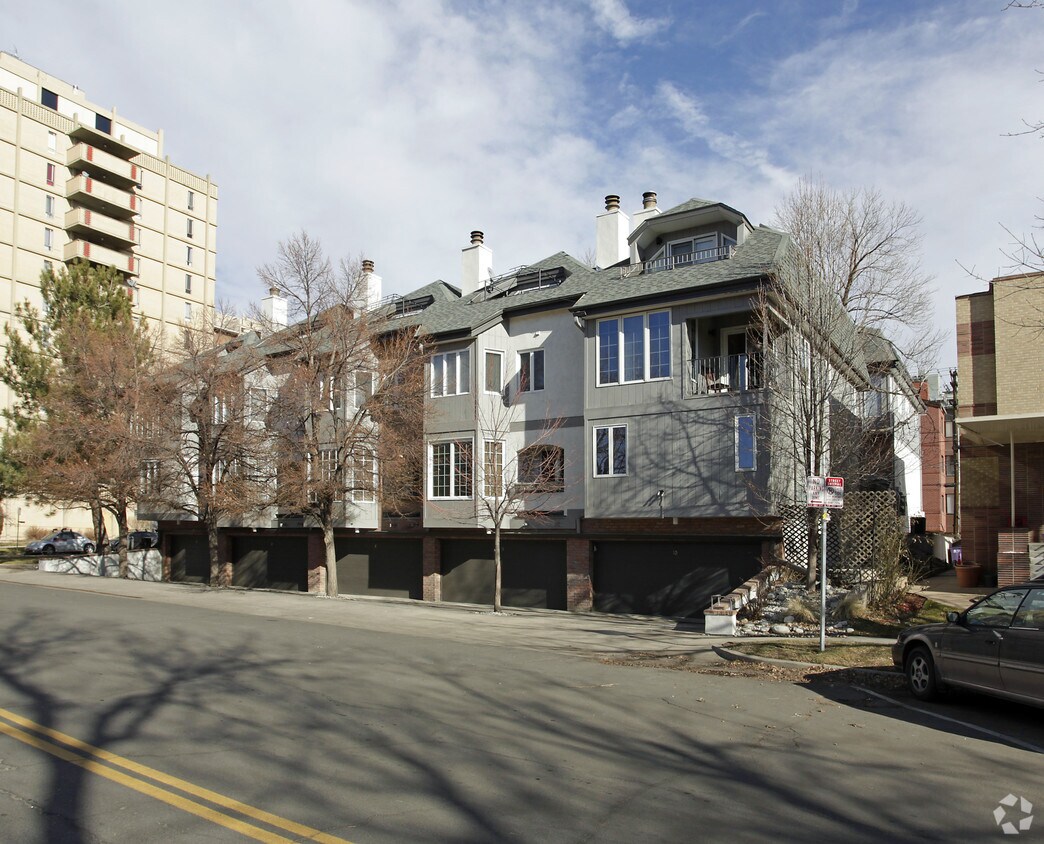 Primary Photo - 690 Pennsylvania St