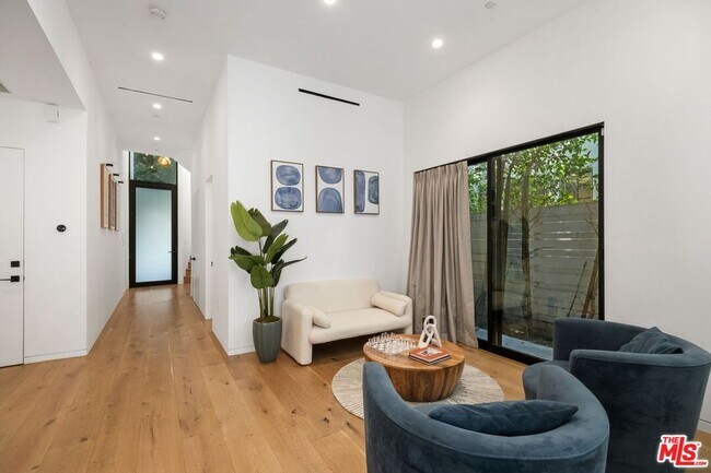 Foto del edificio - 462 Croft Ave