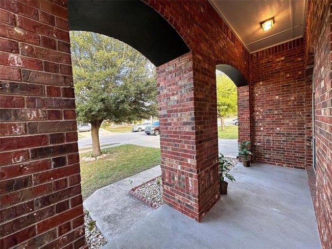 Building Photo - 1401 Sweet Leaf Ln