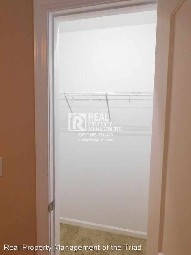 Building Photo - 4 br, 2.5 bath House - 412 Stage Coach Trail