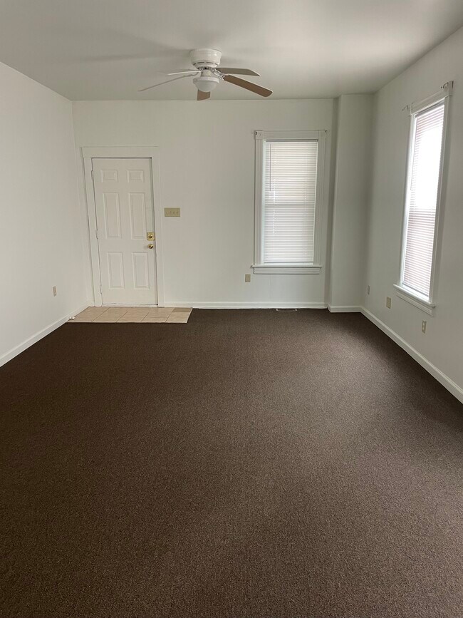 Foto del edificio - 850 Park Ave