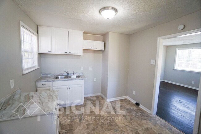 Foto del edificio - 581 Seminole Cir