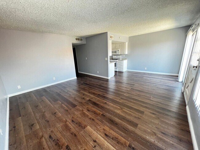 Building Photo - 6630 Bubbling Brook Dr