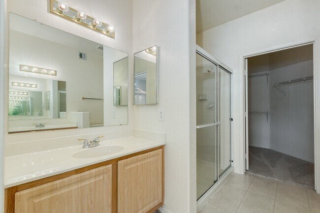 Foto del edificio - 15225 N 100th St