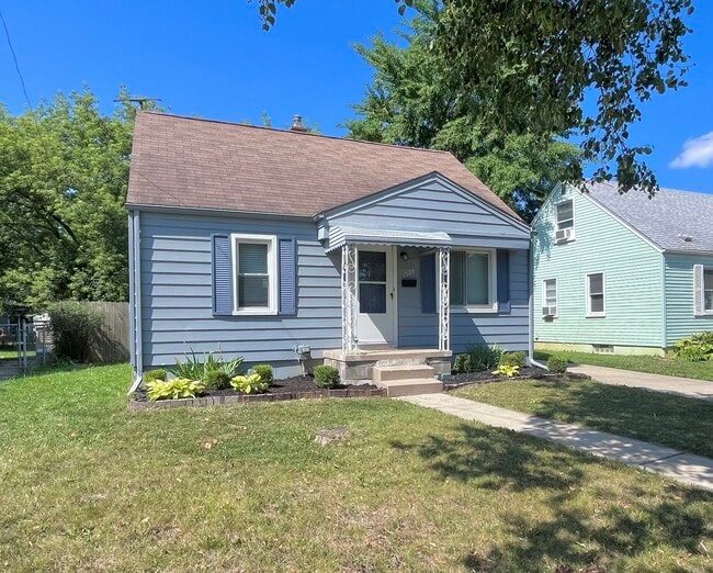 Building Photo - 1525 Whitcomb Ave