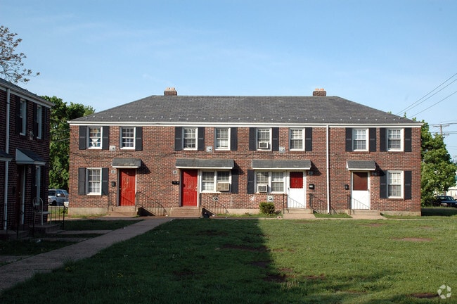 Building Photo - 698-716 Joyce Kilmer Ave