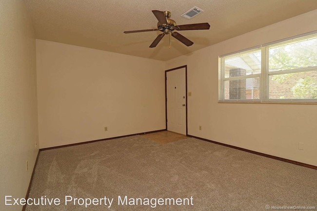 Building Photo - 2830 Whitener St