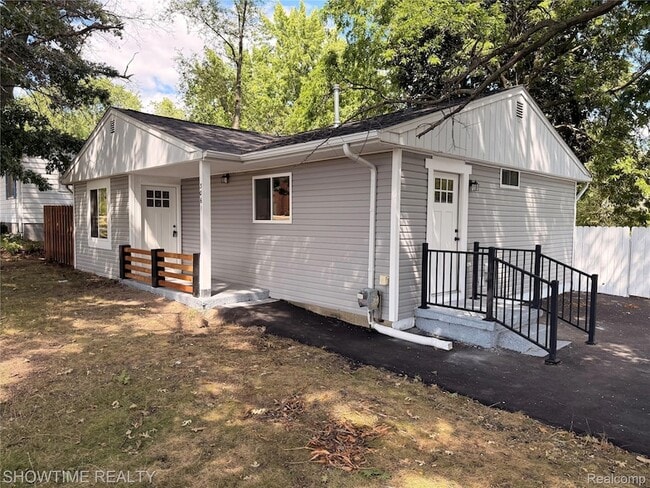 Building Photo - 3061 Culbertson Ave