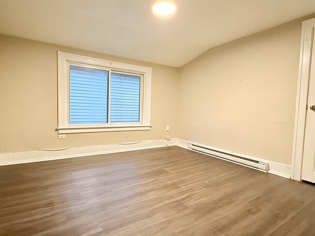 Photo du bâtiment - 1073 Albert Rd