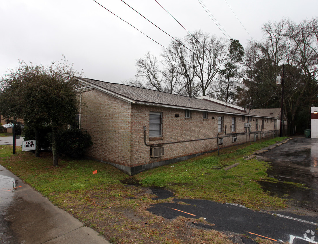 Building Photo - 1745 Savannah Hwy